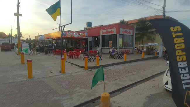 Comentarii opinii despre Praça de Alimentação - Praia do Atalaia