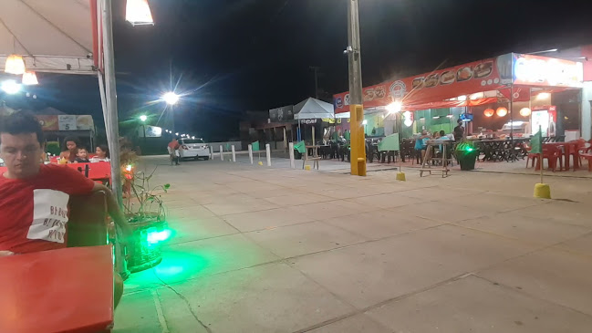 Praça de Alimentação - Praia do Atalaia - Gastronomia e hotelaria