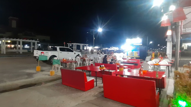 Opinii despre Praça de Alimentação - Praia do Atalaia în Salinópolis - Gastronomia e hotelaria