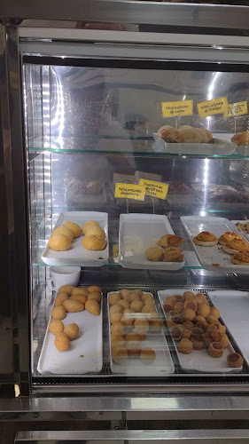 Opinii despre Padaria e Confeitaria Com Sabor în São José - Gastronomia e hotelaria