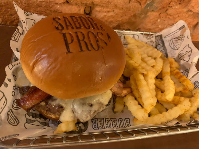 Av. Francisco Viêira Martins, 708 - Palmeiras, Pte. Nova - MG, 35430-225