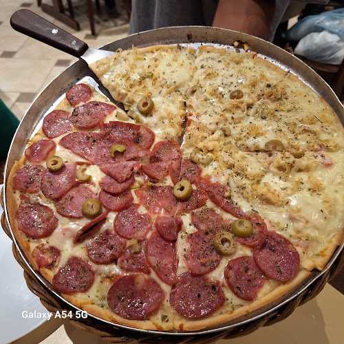 Pizzaria Charleaux - Gastronomia e hotelaria