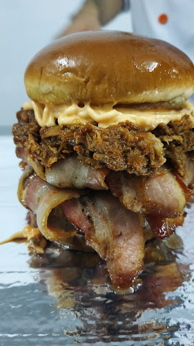 R. Henrique Coelho Neto, 1001 - Vargem Grande, Pinhais - PR, 83321-200