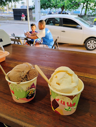 Tintin Sorveteria - Gastronomia e hotelaria
