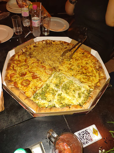 R. Gustavo Richard, 333 - Centro, Camboriú - SC, 88340-281, Brasil