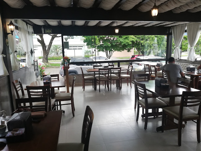Av. Ângelo Crema, 274 - Santa Monica, Florianópolis - SC, 88037-270, Brasil
