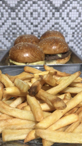 Opinii despre Madeira’s Hambúrguer în Jaboatão dos Guararapes - Gastronomia e hotelaria