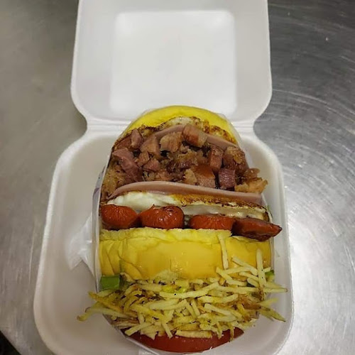 REI DO FRANGUINHO E X-TUDO