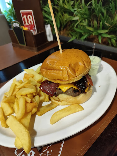 São Paulo Hamburgueria Santa Mônica - Gastronomia e hotelaria