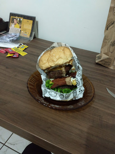 Fome do Cão Craft Burguer - Betim