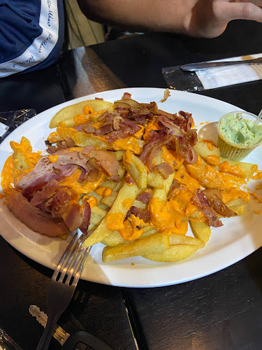 Av. Me. Benvenuta, 1618 - Trindade, Florianópolis - SC, 88035-001