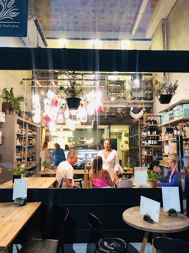 junto ao Méditerranée - R. 3250, 100 - sala 6 e 7 - Centro, Balneário Camboriú - SC, 88330-278