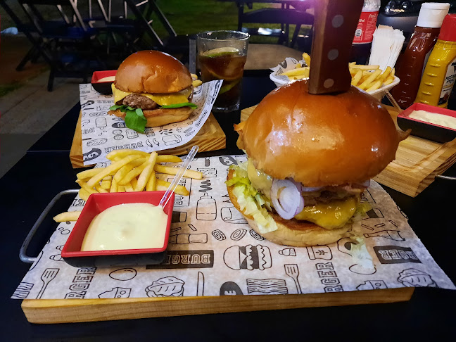 Comentarii opinii despre Dona Eva Burger House