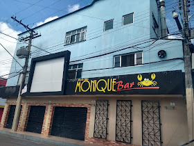 Monique Bar