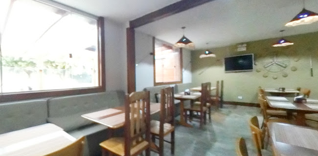 Dino's Pizzeria - Gastronomia e hotelaria