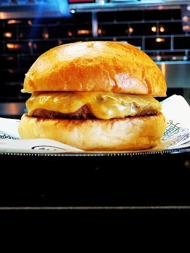 Comentarii opinii despre Burger Happens