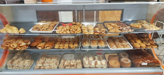 Opinii despre MERCADINHO E PANIFICADORA ARCO VERDE în Rio Branco do Sul - Gastronomia e hotelaria