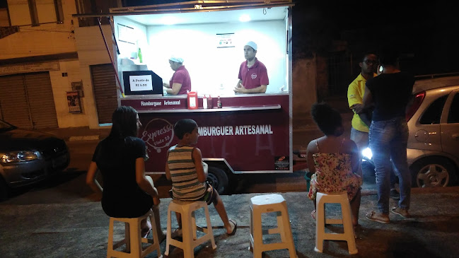 Expresso Vinte 23 - Hamburgueria Artesanal - Gastronomia e hotelaria