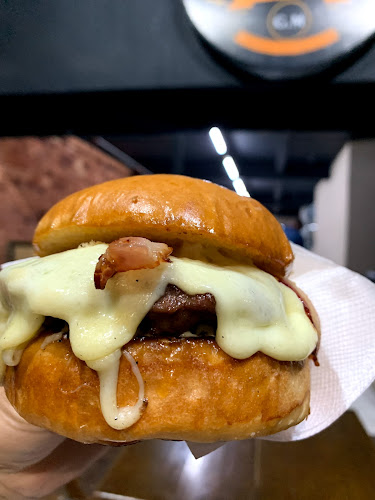 Jhonys Hamburgueria Veneza - Gastronomia e hotelaria