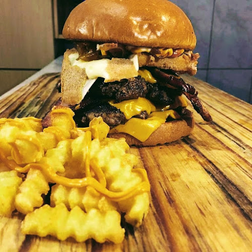 R. Patagônia, 301 - Quarta Divisão, Ribeirão Pires - SP, 09434-430, Brasil