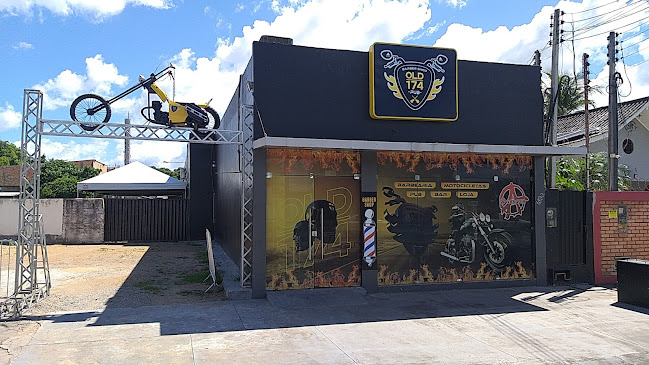 OLD174 Barber Shop Pub