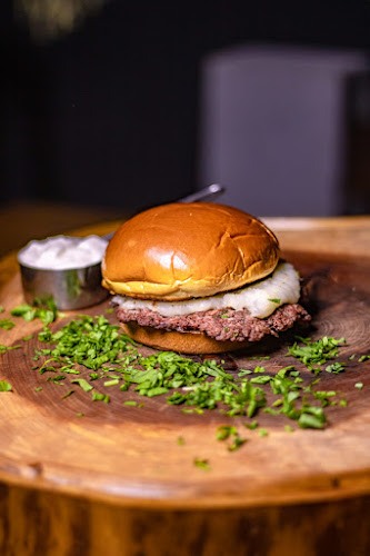 Piah Burguers - Gastronomia e hotelaria