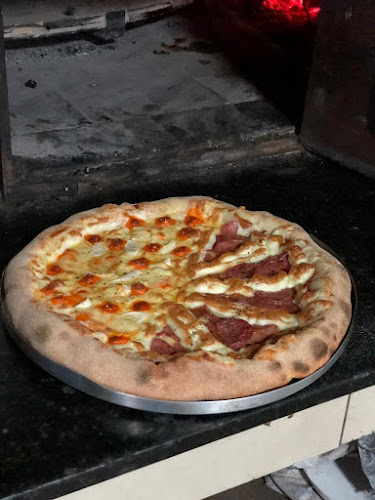 Medeiros Lá Pizza - Gastronomia e hotelaria