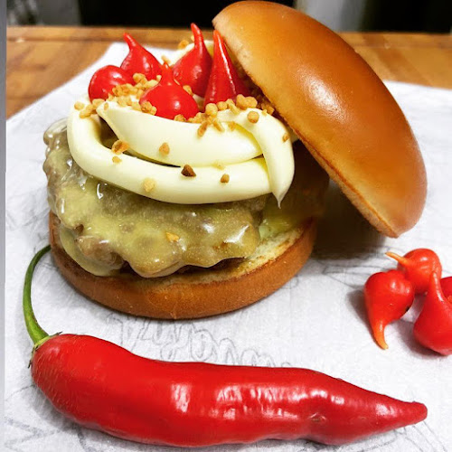 Av. José Mendonça de Campos, 956 - Colubandê, São Gonçalo - RJ, 24451-000, Brasil