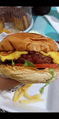 Dona Eva Burger House - Gastronomia e hotelaria