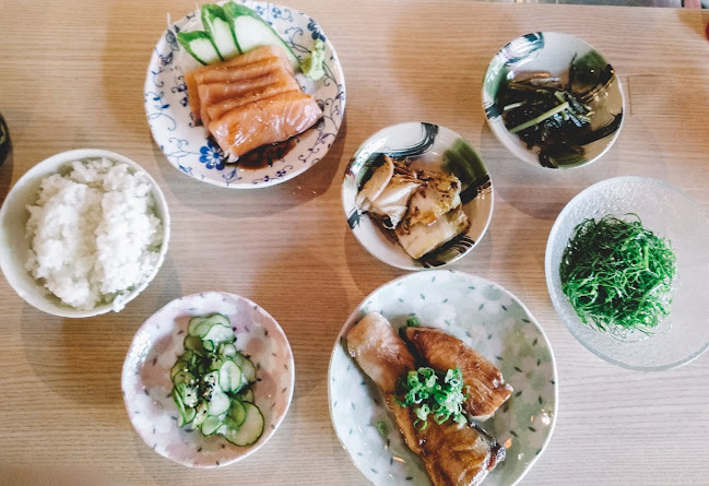 Hirô Izakaya - Gastronomia e hotelaria