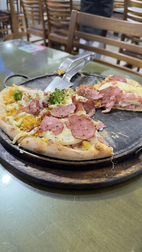 colina Pizzaria e Cervejaria