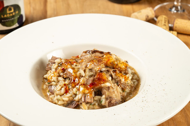 Asa Sul CLS 201 BL C Lojas 5 e 11 - Asa Sul, Brasília - DF, 70232-530