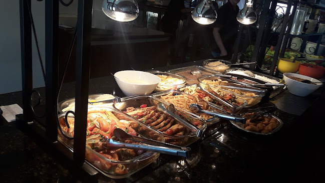 Av. Getúlio Vargas, 849 - Centro, Piraquara - PR, 83301-010, Brasil