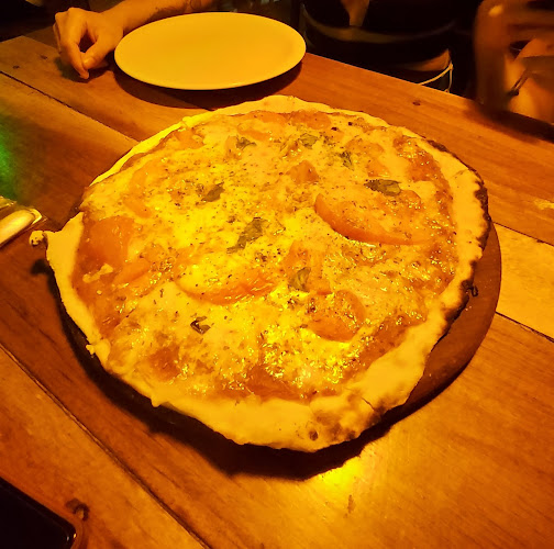 Lá Nostra Pizzaria e restaurante - Gastronomia e hotelaria