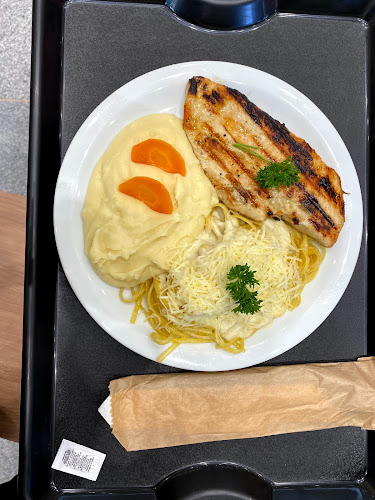 Opinii despre Urban în Moreno - Gastronomia e hotelaria