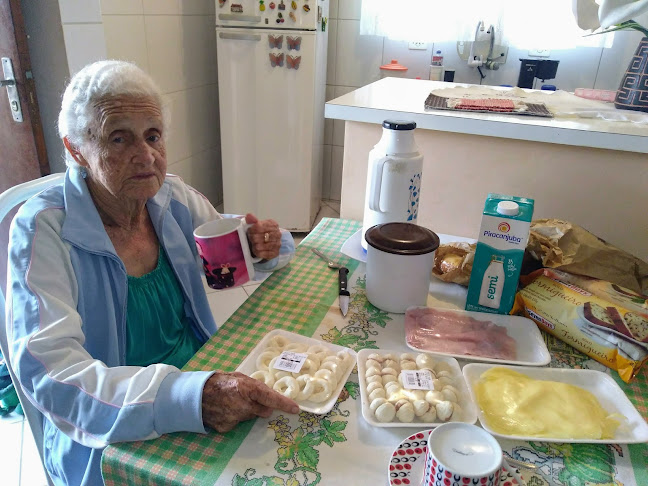 R. Silvio Rolim, 76 - Jardim Sao Miguel, Guarujá - SP, 11440-150
