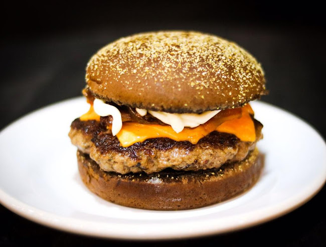 IN OFF - Pub Burguer Grill - Dias d'Ávila