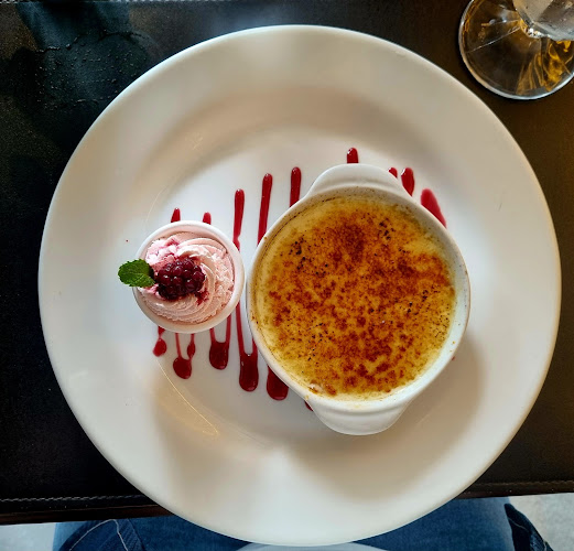 Asa Sul CLS 201 BL C Lojas 5 e 11 - Asa Sul, Brasília - DF, 70232-530