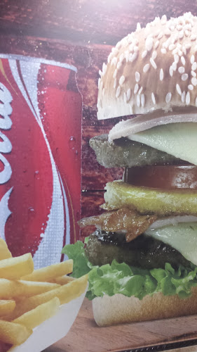 Opinii despre Kimanah Lanches în Queimados - Gastronomia e hotelaria