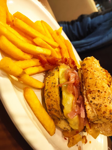 Av. Me. Benvenuta, 1618 - Trindade, Florianópolis - SC, 88035-001