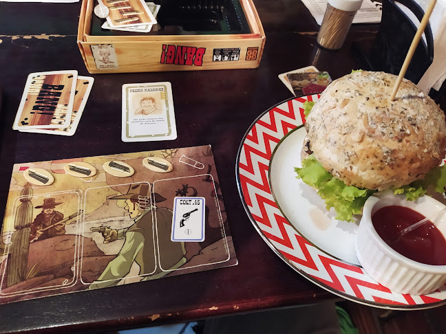 Chef na Van burgers and boardgames - Gastronomia e hotelaria