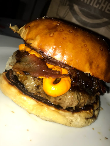 Rua Jair Afonso Inácio, 211 - Piratininga, Belo Horizonte - MG, 31570-430, Brasil