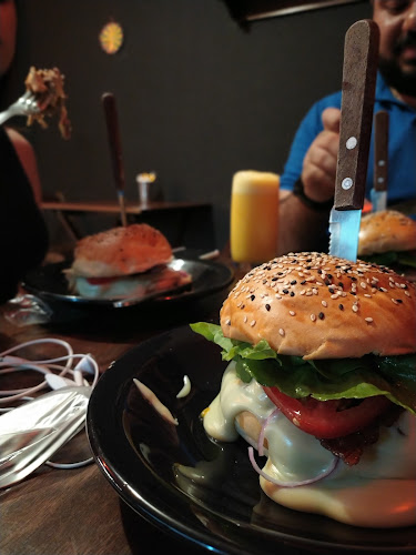 R. Edmundo Cardoso, 141a - Recreio, Vitória da Conquista - BA, 45020-615, Brasil