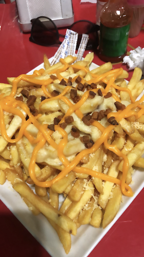 Comentarii opinii despre Monique Bar