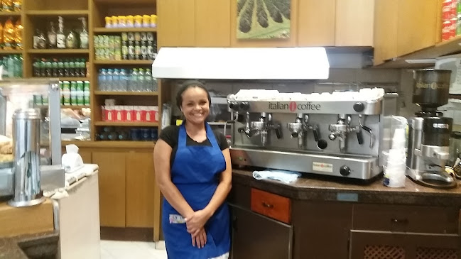 Av. Ana Costa, 549 - Loja 19 A - Gonzaga, Santos - SP, 11060-002