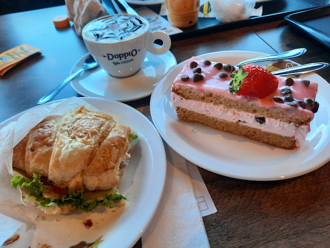 Opinii despre Padaria e Confeitaria Com Sabor în São José - Gastronomia e hotelaria