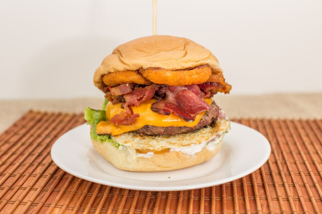 Opinii despre Fome do Cão Craft Burguer în Betim - Gastronomia e hotelaria