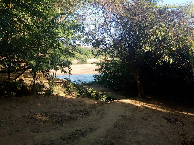 Passarela de acesso ao Rio Jamari - Gastronomia e hotelaria