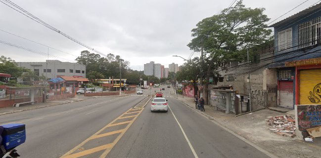 Massa fina e crocante pizzaria delivery